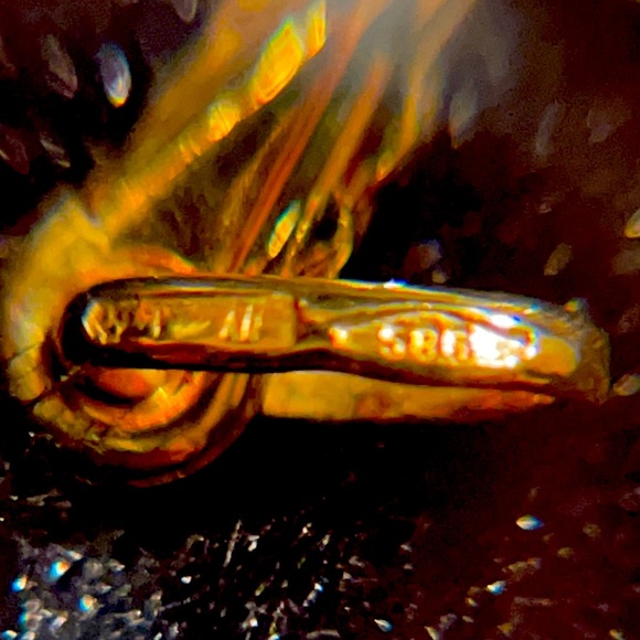 14K 585 Yellow Gold Guitar - Picture 4 of 4